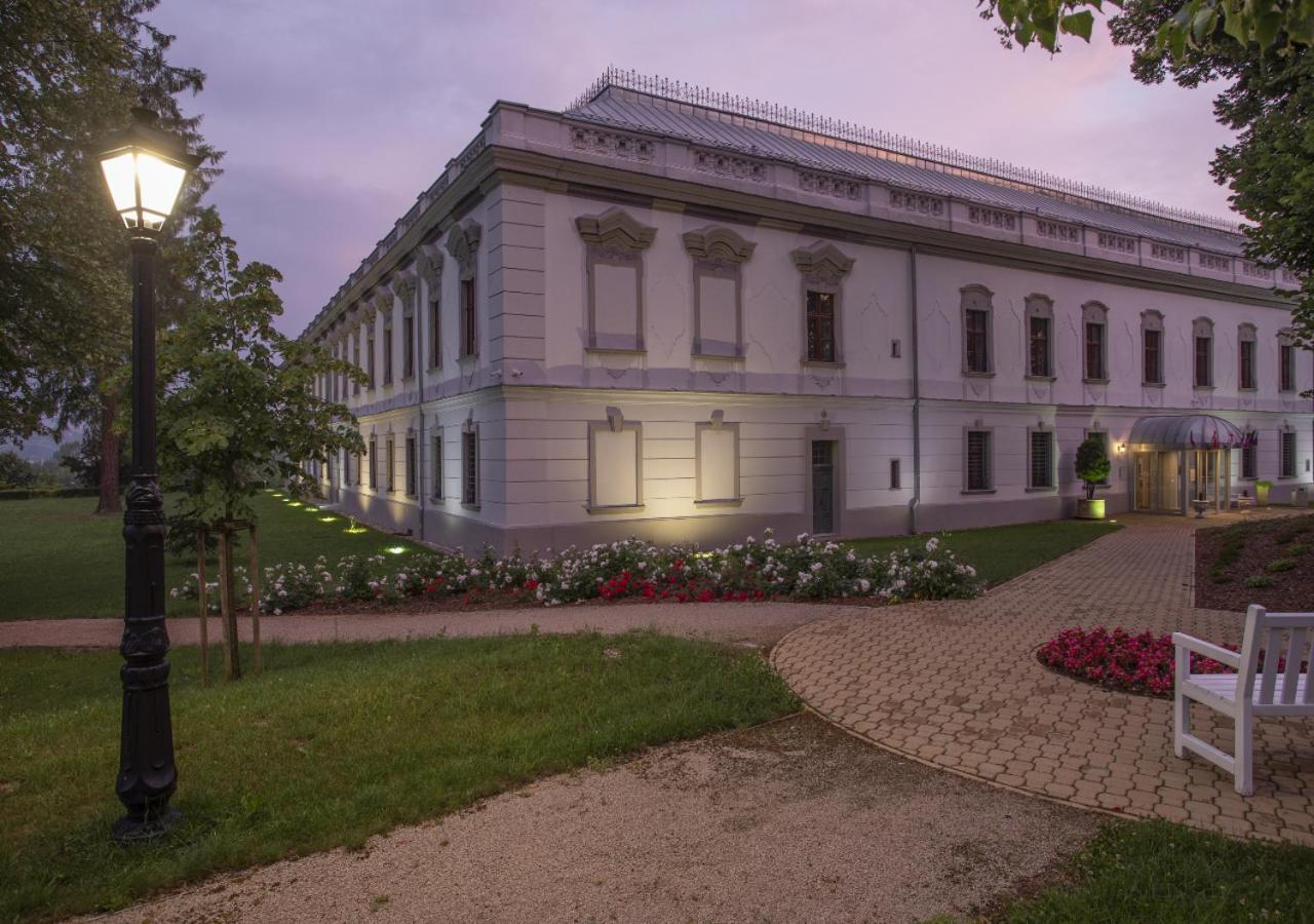 Hotel Gino Park Palace Považská Bystrica Exteriör bild