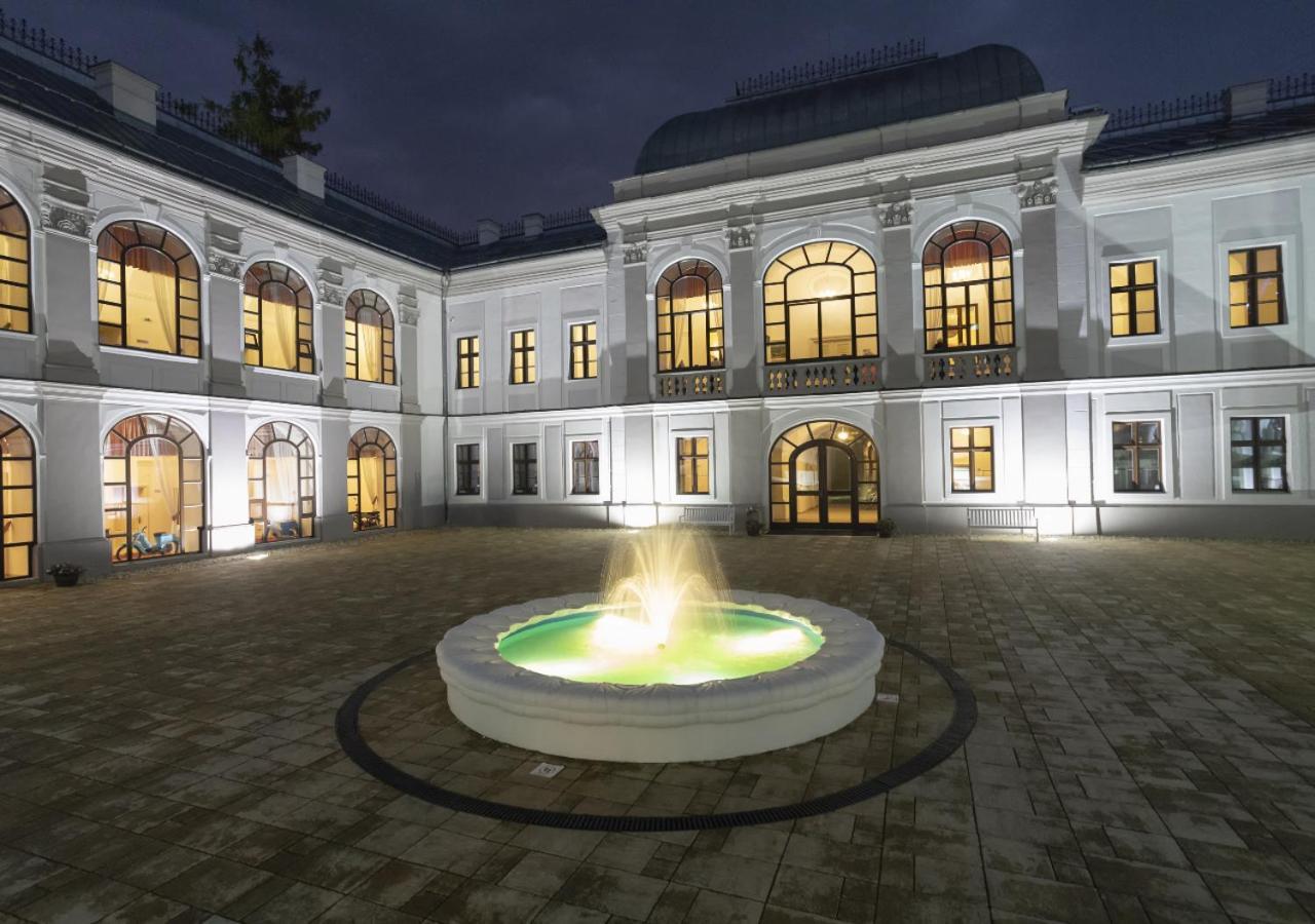 Hotel Gino Park Palace Považská Bystrica Exteriör bild