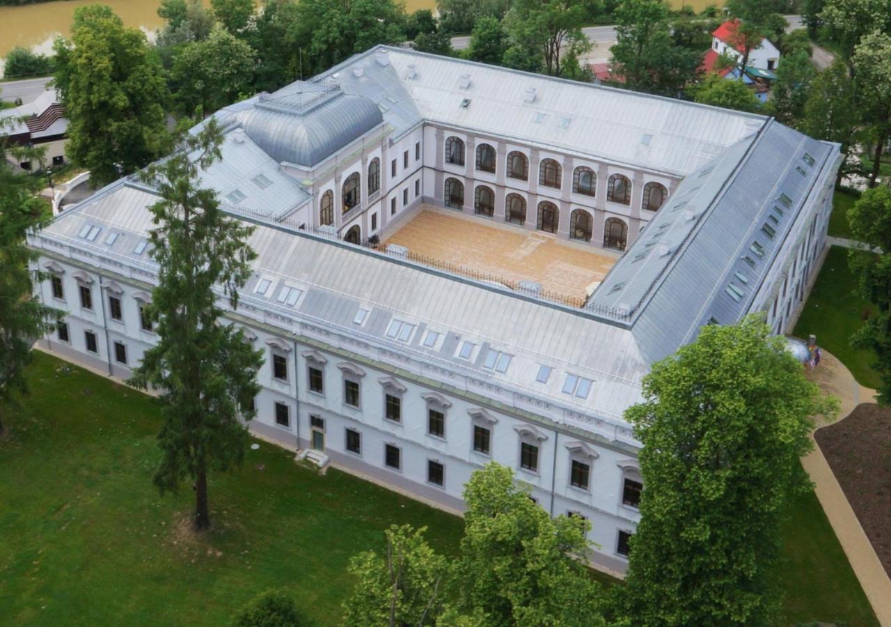 Hotel Gino Park Palace Považská Bystrica Exteriör bild