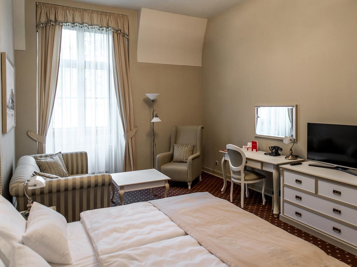 Hotel Gino Park Palace Považská Bystrica Exteriör bild