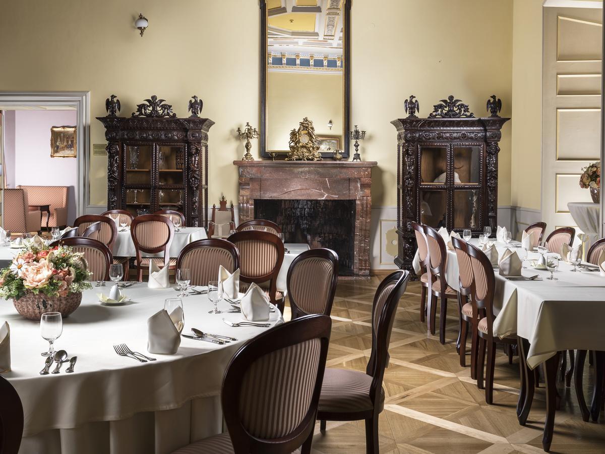 Hotel Gino Park Palace Považská Bystrica Exteriör bild